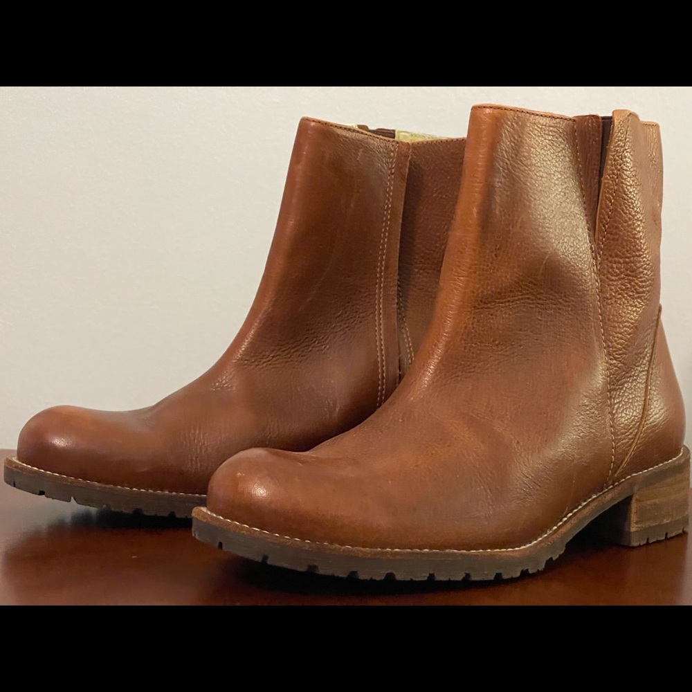 LL Bean Brown Leather Boots size 9W